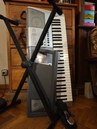 Teclado Yamaha E413