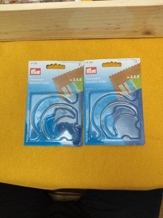 2 paquetes de agujas Curvas Tapicero Prym 2,4,5
