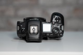 Canon EOS R5 + Adaptador RF + 6 baterías