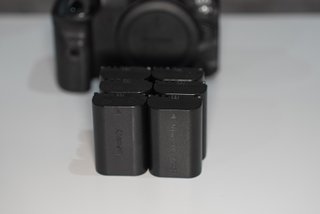 Canon EOS R5 + Adaptador RF + 6 baterías