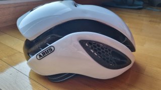 Casco Abus GameChanger Blanco y Negro.