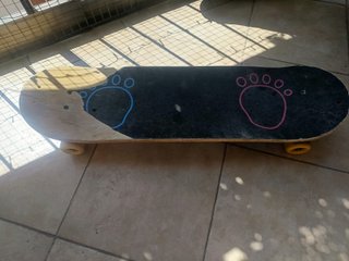 Skate infantil con diseño de monstruos (3-7 años)