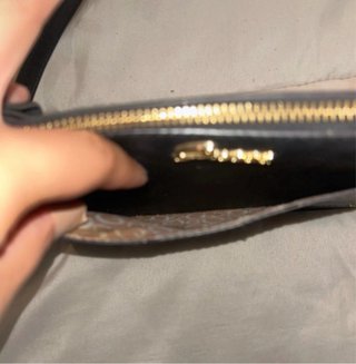 Bolso Guess Negro Tira Larga