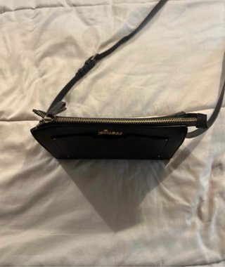 Bolso Guess Negro Tira Larga