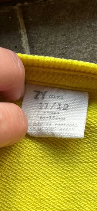 Sudadera amarilla con gato, talla 11/12