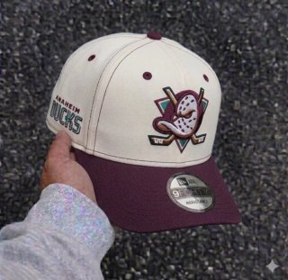 Gorra Anaheim Ducks New Era Beige/Morado