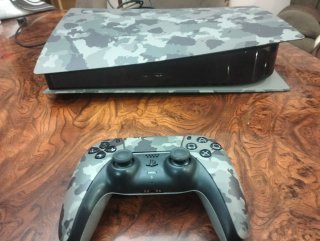 PlayStation 5 Digital Edition + Mando Camo