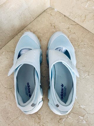 Adidas MegaJane Talla 42 azul celeste