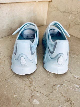 Adidas MegaJane Talla 42 azul celeste