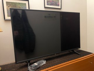 TV JVC 43”  Android 2 años de uso con mando