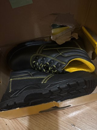 Zapatillas de trabajo negras y amarillas
