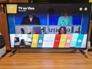Smart TV LG Negra y Plateada 3D