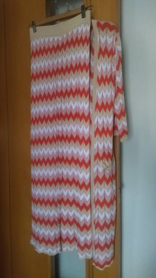 Conjunto pantalón y chaqueta larga punto fino.