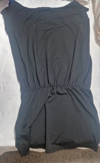Vestido negro fiesta.