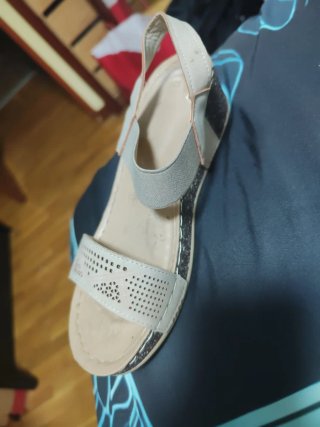 Sandalias cómodas beige y grises talla 38