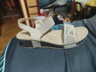 Sandalias cómodas beige y grises talla 38