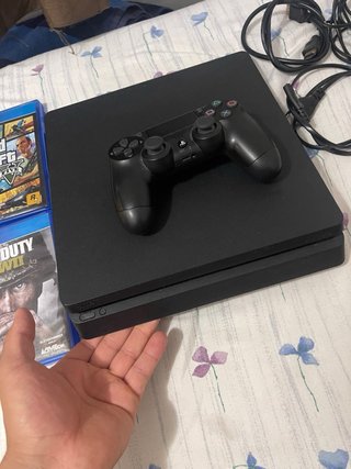 PS4 (PlayStation 4) Negra + Juegos