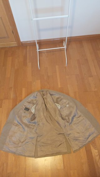 Americana Biffi talla 52 beige rayada.