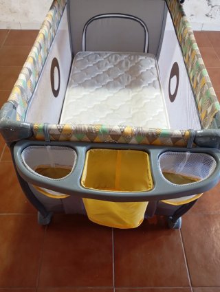 Berço portátil com trocador