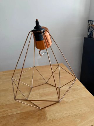 Lámpara colgante geométrica dorada