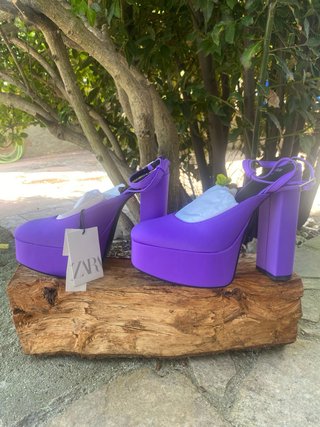 Zapatos de plataforma Zara T.38 morados