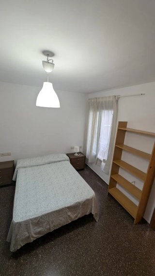 Habitación con baño en alquiler