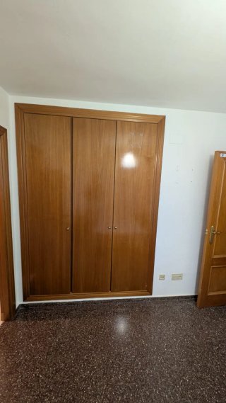 Habitación con baño en alquiler