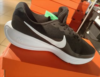 Zapatillas Nike Negras y Blancas