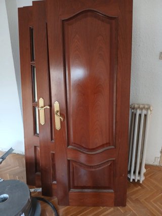 Puerta de madera interior