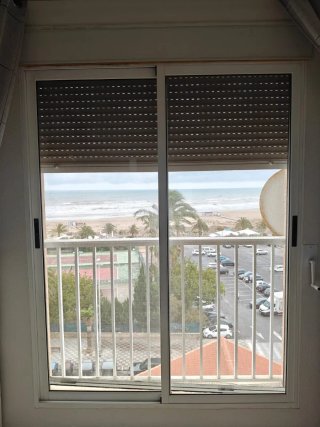 Ventanas balconeras,con persiana