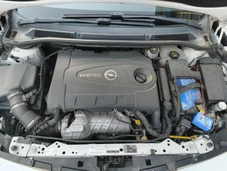 Opel Astra 2012