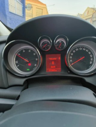 Opel Astra 2012