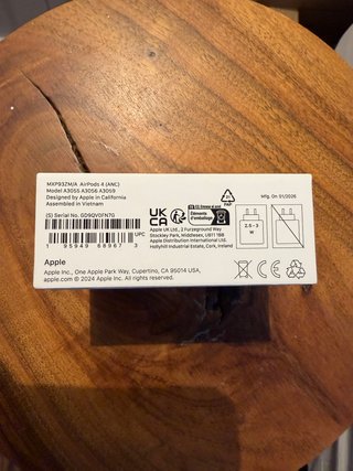 Apple AirPods 4 con Cancelación Activa de Ruido