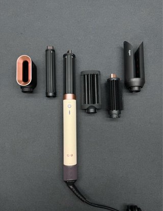 Dyson Airwrap Beige y Dorado