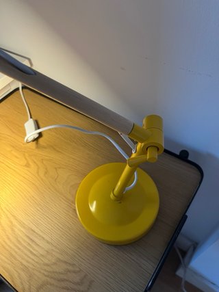 Flexo Amarillo Ikea Metal y Madera