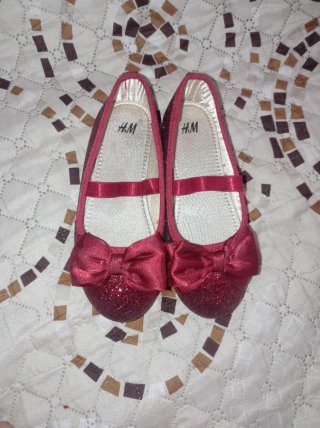 Zapatillas H&M rojas con lazo