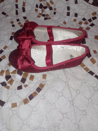 Zapatillas H&M rojas con lazo