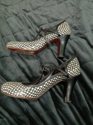 Zapatos Chie Mihara T-Strap Piel Estampada