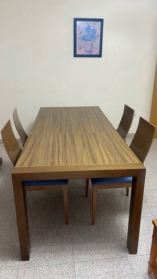 Mesa comedor y 6 sillas madera y azul