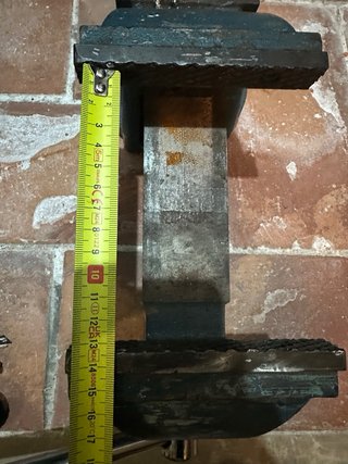 Tornillo de mesa robusto