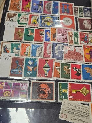 2000 sellos del mundo.
