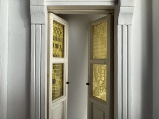 Entrada puerta escenografía 1/18