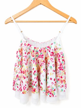 Top floral de tirantes con volante