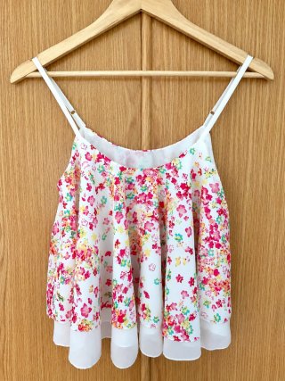 Top floral de tirantes con volante