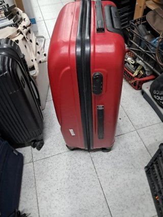 Maleta Roja Rígida 42×63cm