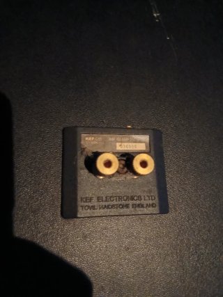 Altavoces KEF Negros
