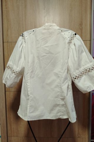 Blusa Anany blanca con bordados