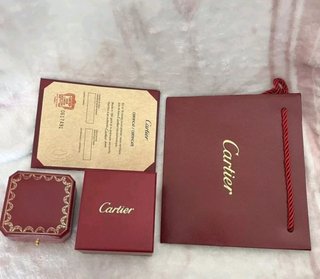 Caja y certificado Cartier