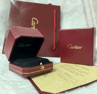 Caja y certificado Cartier