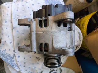 Alternador Valeo TG12C078 Renault Megane 3